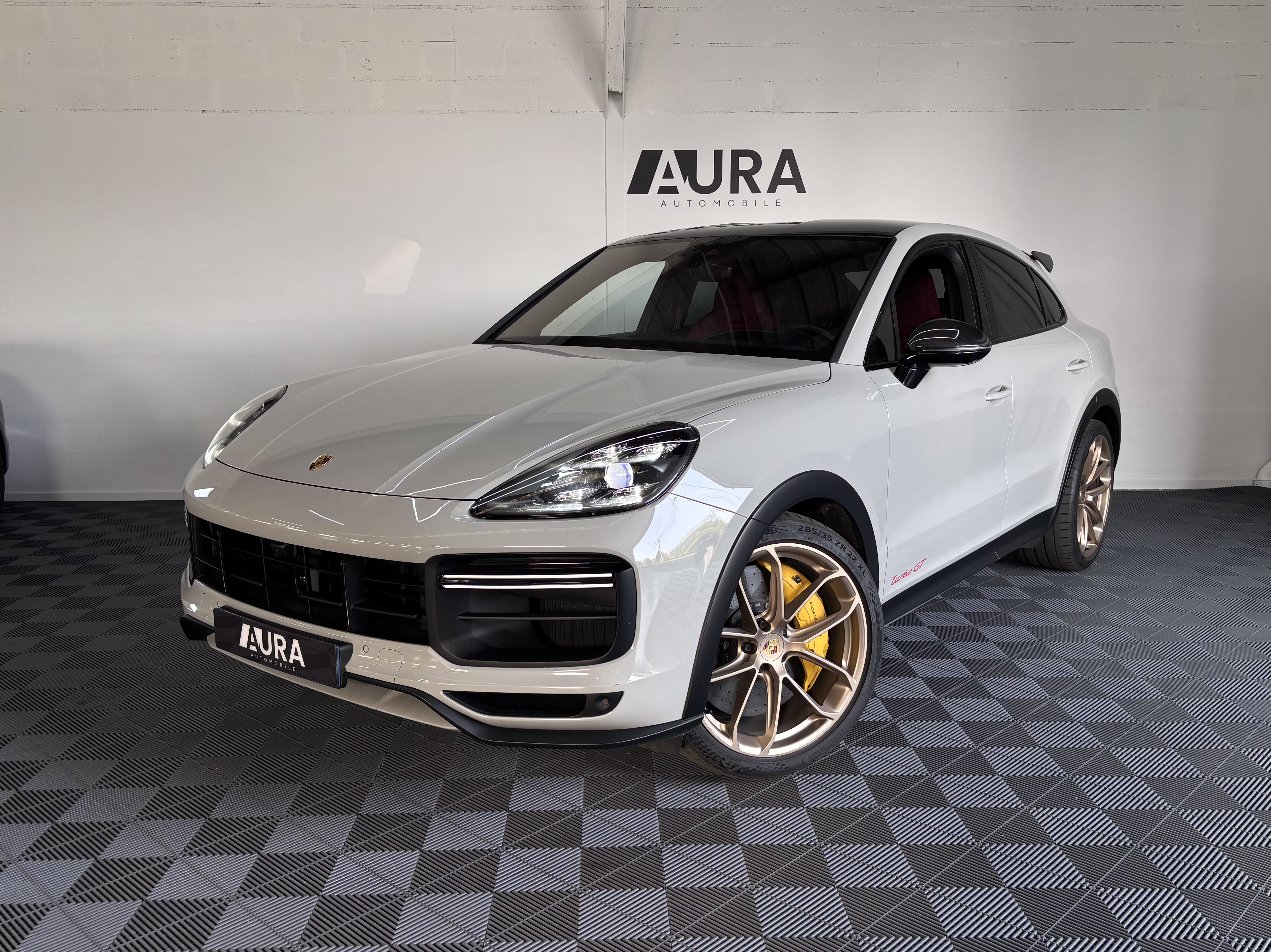 Vente de véhicules sportifs et premium chez Aura Automobile à Brunoy