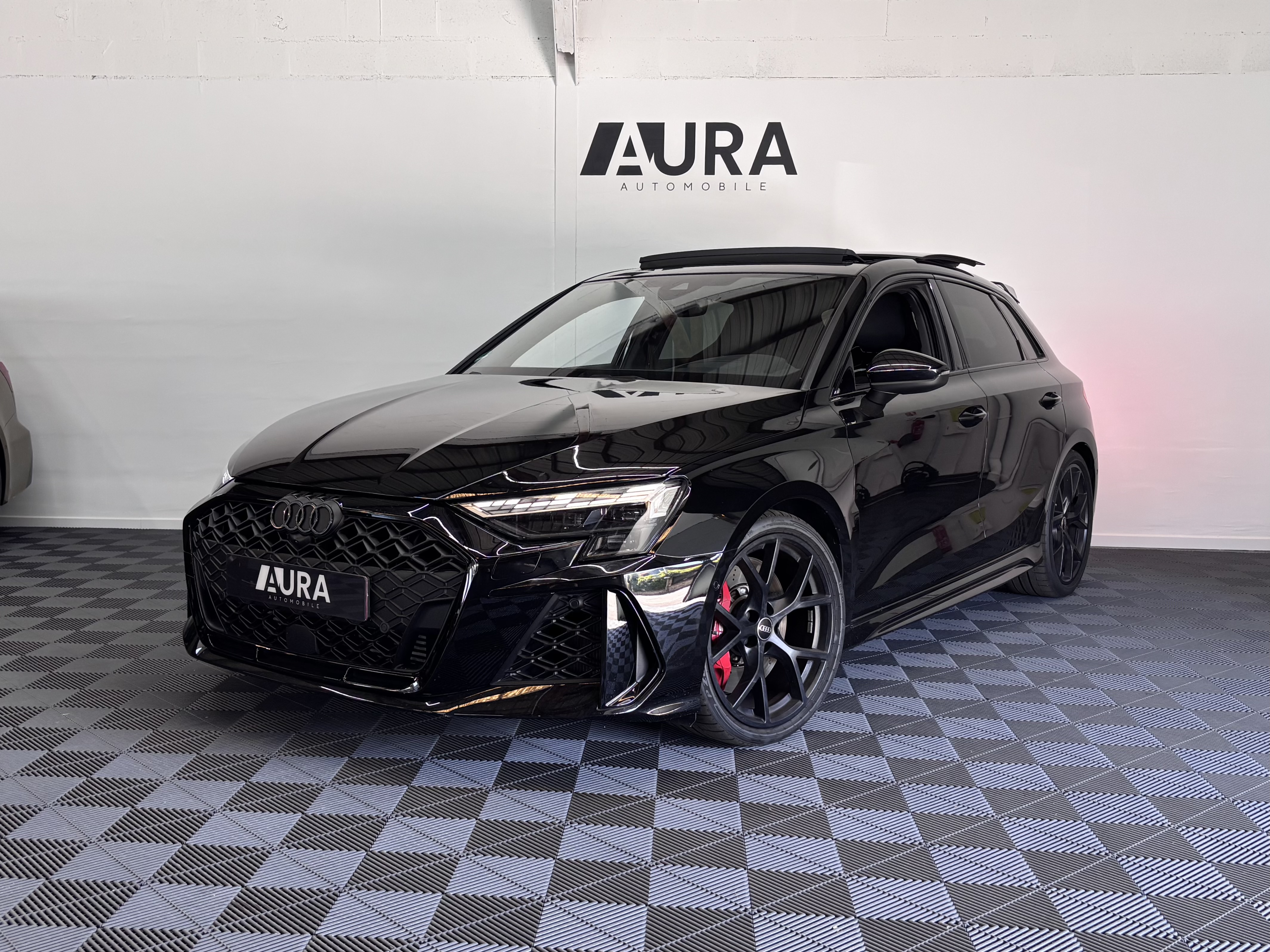 AUDI RS3 SPORTBACK 2022 disponible chez Aura Automobile à Brunoy